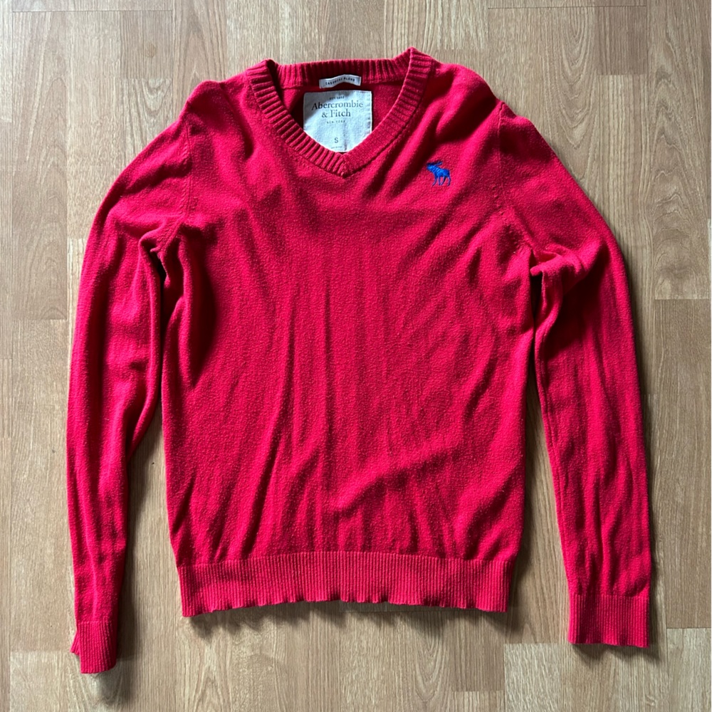 Abercrombie & Fitch Cashmere Blend V-Neck Sweater (Red)